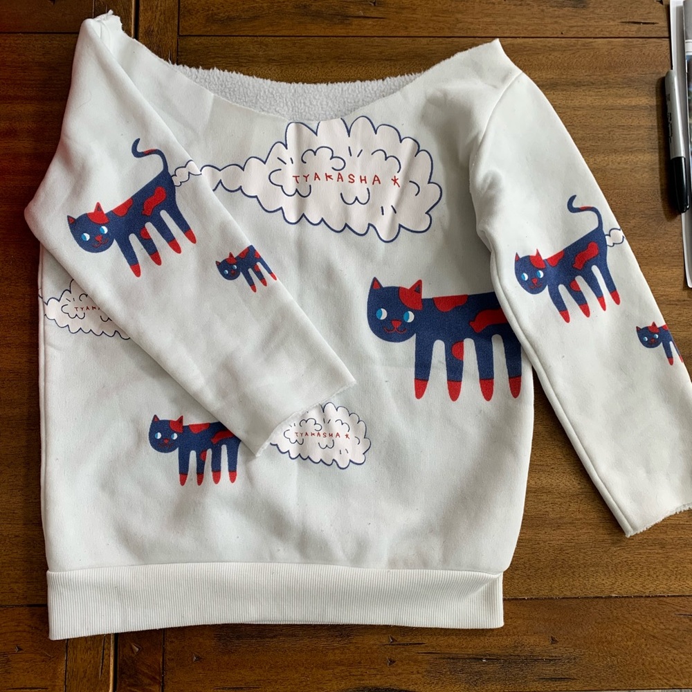 Weird Tyakasha farting cats sweatshirt